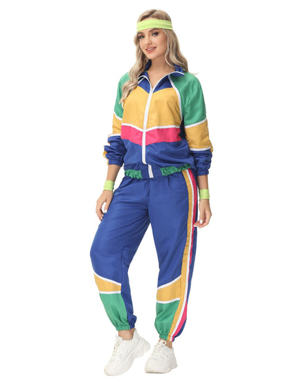 Retro Paar Kostüm im 60er- und 70er-Jahre-Hippie-Stil mit farbigem Trainingsanzug-Design